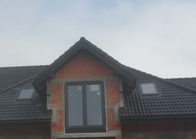 Nexmar Dachówki cementowe i ceramiczne- Braas Bałtycka w kolorze czarnym