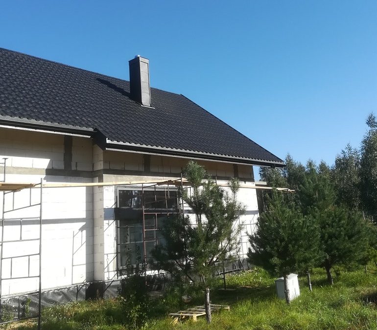 Dachy Białystok Nexmar –  GERMANIA ICE CRYSTAL Blacha Modułowa Blachotrapez Na Dachu Domu w Uhowie
