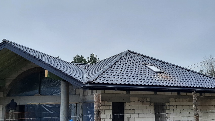 Dachówka Ceramiczna CREATON Titania Czarna Matowa Angoba – Dach w Nowodworcach