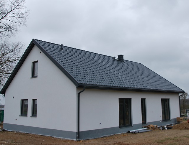 Blachodachówka Rubin 350/15 Marki Pruszyński – Realizacja Dachu Przez Nexmar na Zlecenie Firmy Hygge Hus